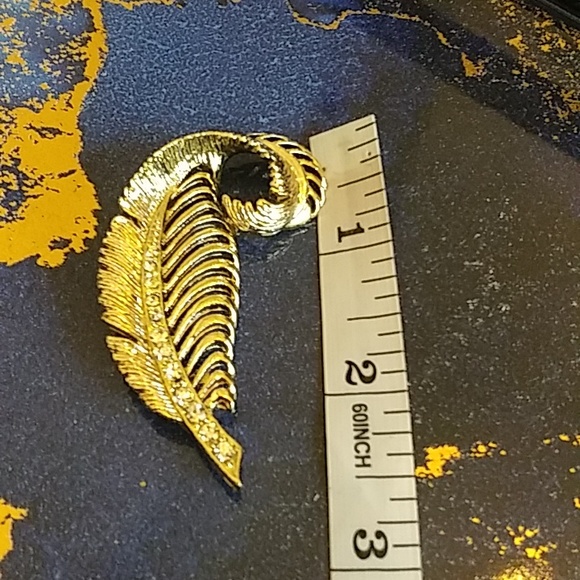 VTG Gold Tone Embellished Stament Leaf Brooch Pin - Picture 14 of 17